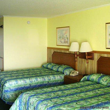 Sea Hawk Oceanfront Motel Myrtle Beach Room photo