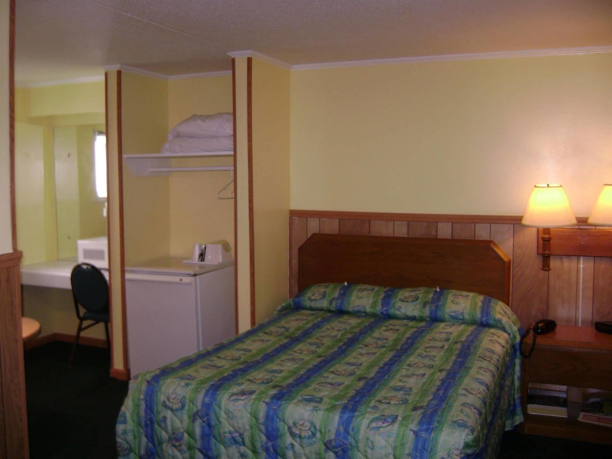 Sea Hawk Oceanfront Motel Myrtle Beach Exterior photo