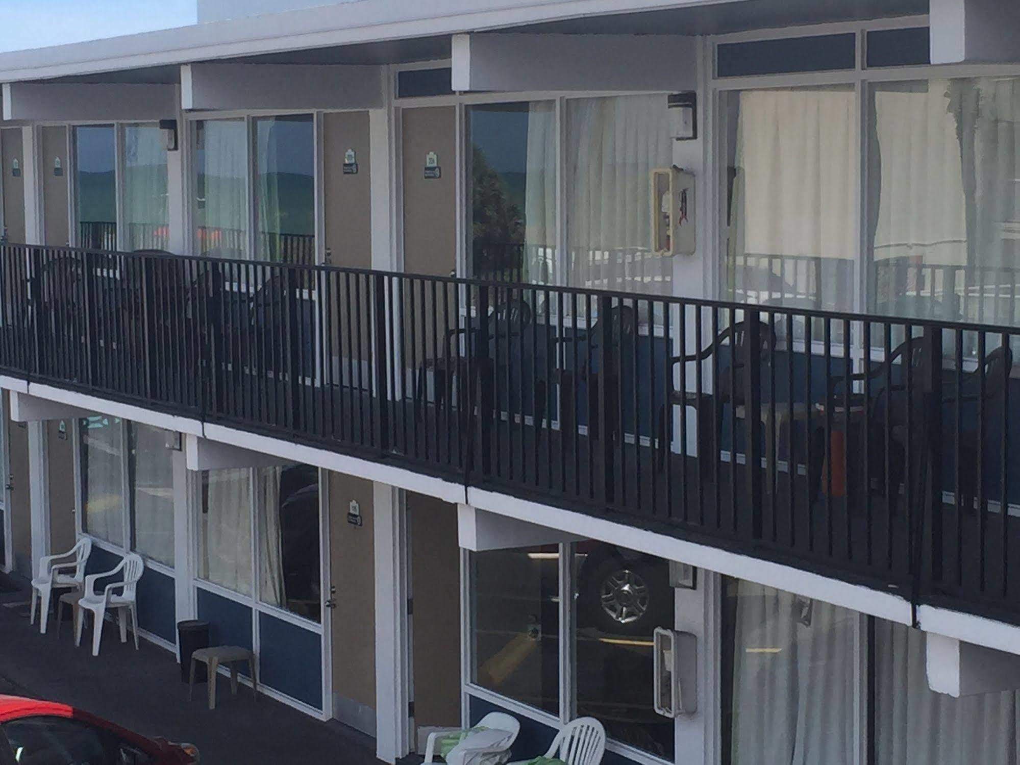 Sea Hawk Oceanfront Motel Myrtle Beach Exterior photo