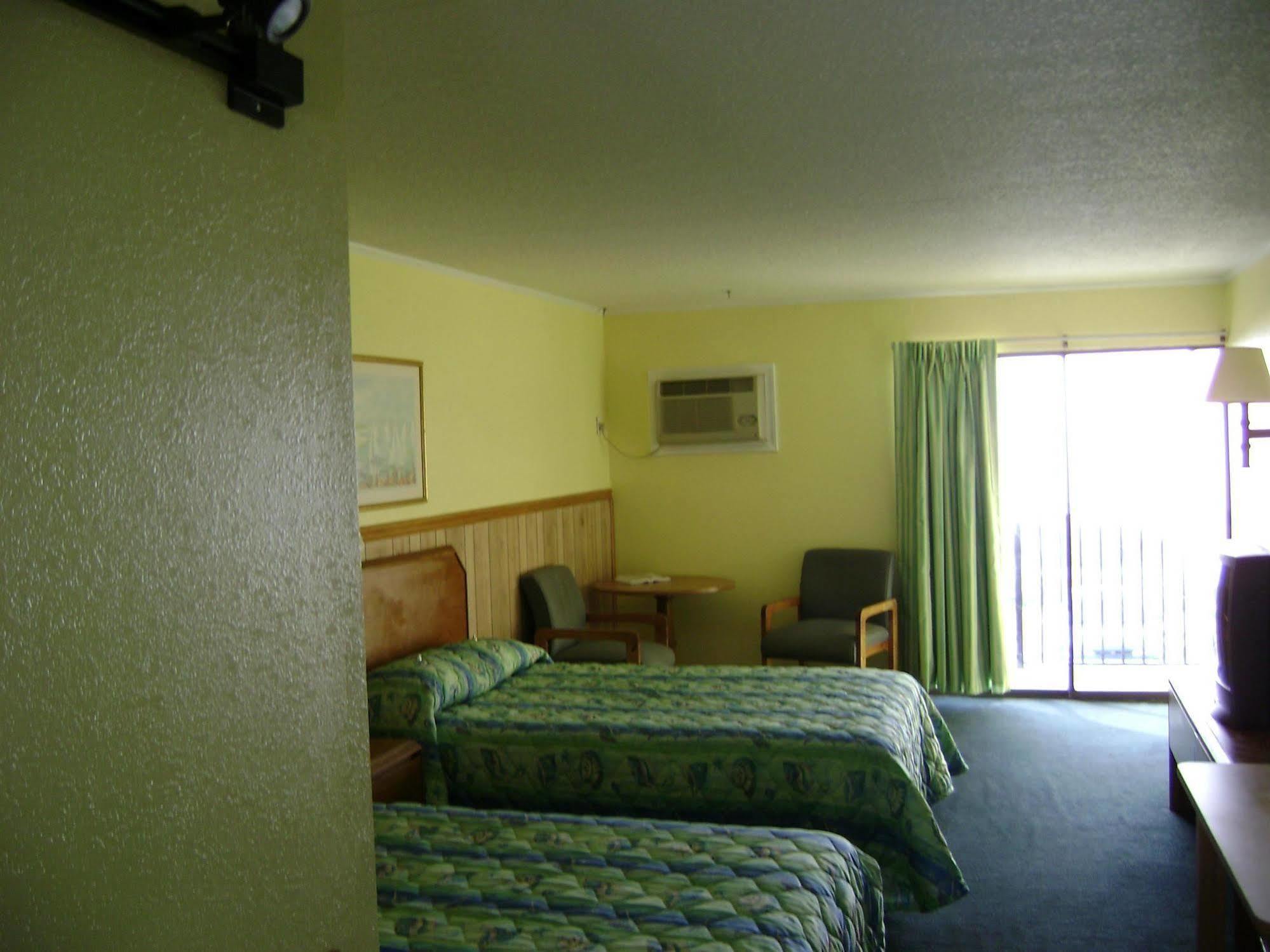 Sea Hawk Oceanfront Motel Myrtle Beach Exterior photo