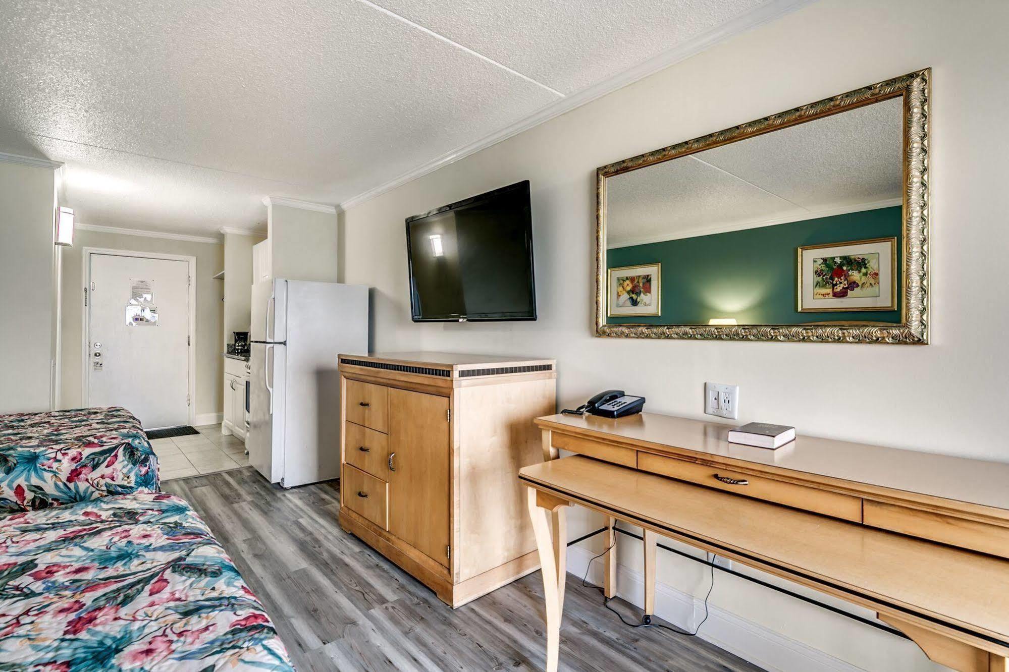 Sea Hawk Oceanfront Motel Myrtle Beach Exterior photo